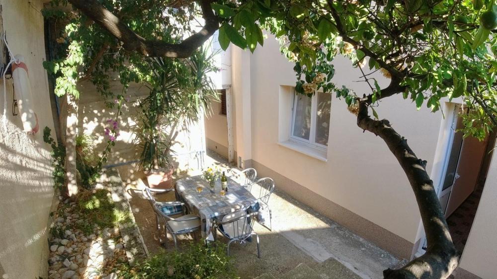 Apartman Dolores Кучище Екстериор снимка