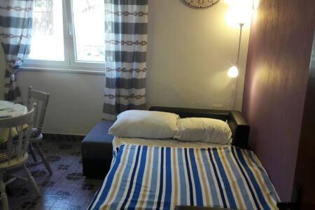 Apartman Dolores Кучище Екстериор снимка