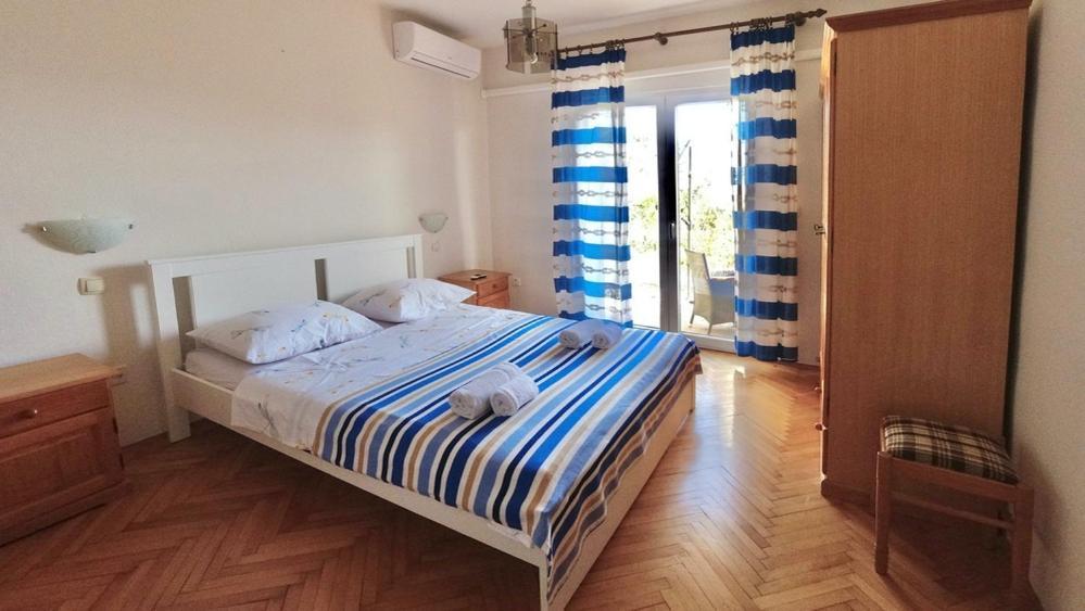 Apartman Dolores Кучище Екстериор снимка
